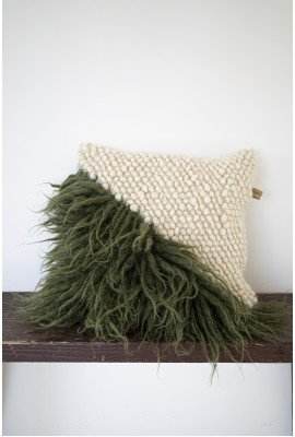 Handwoven pillow in moss green chunky wool with fluffy filling for support