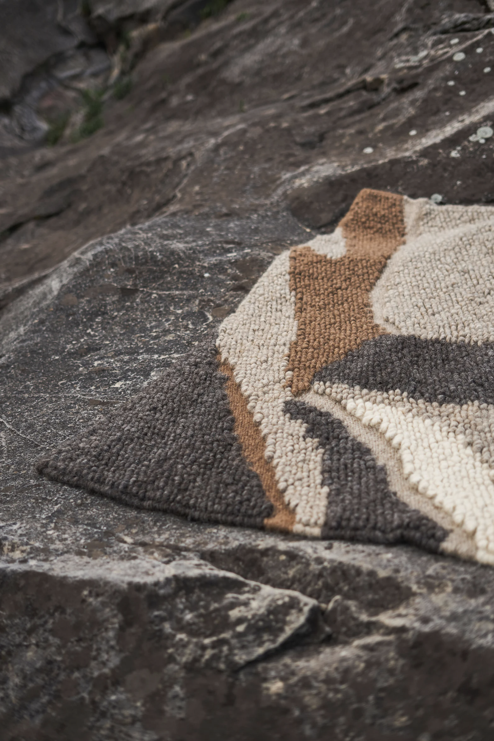 Hand woven area rug Stone made of 100% sheep wool with natural colors and traditional weaving technique