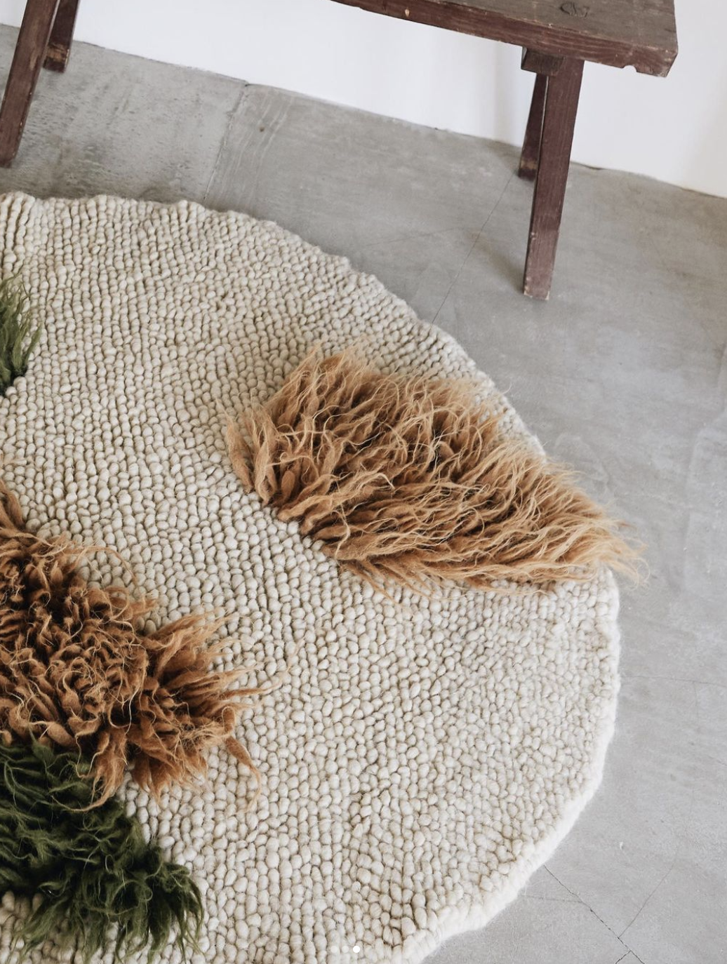 Handwoven wool area rug Forest in natural colors, round 135x135 cm